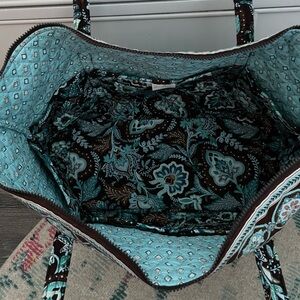 Vera Bradley Tote - like new!